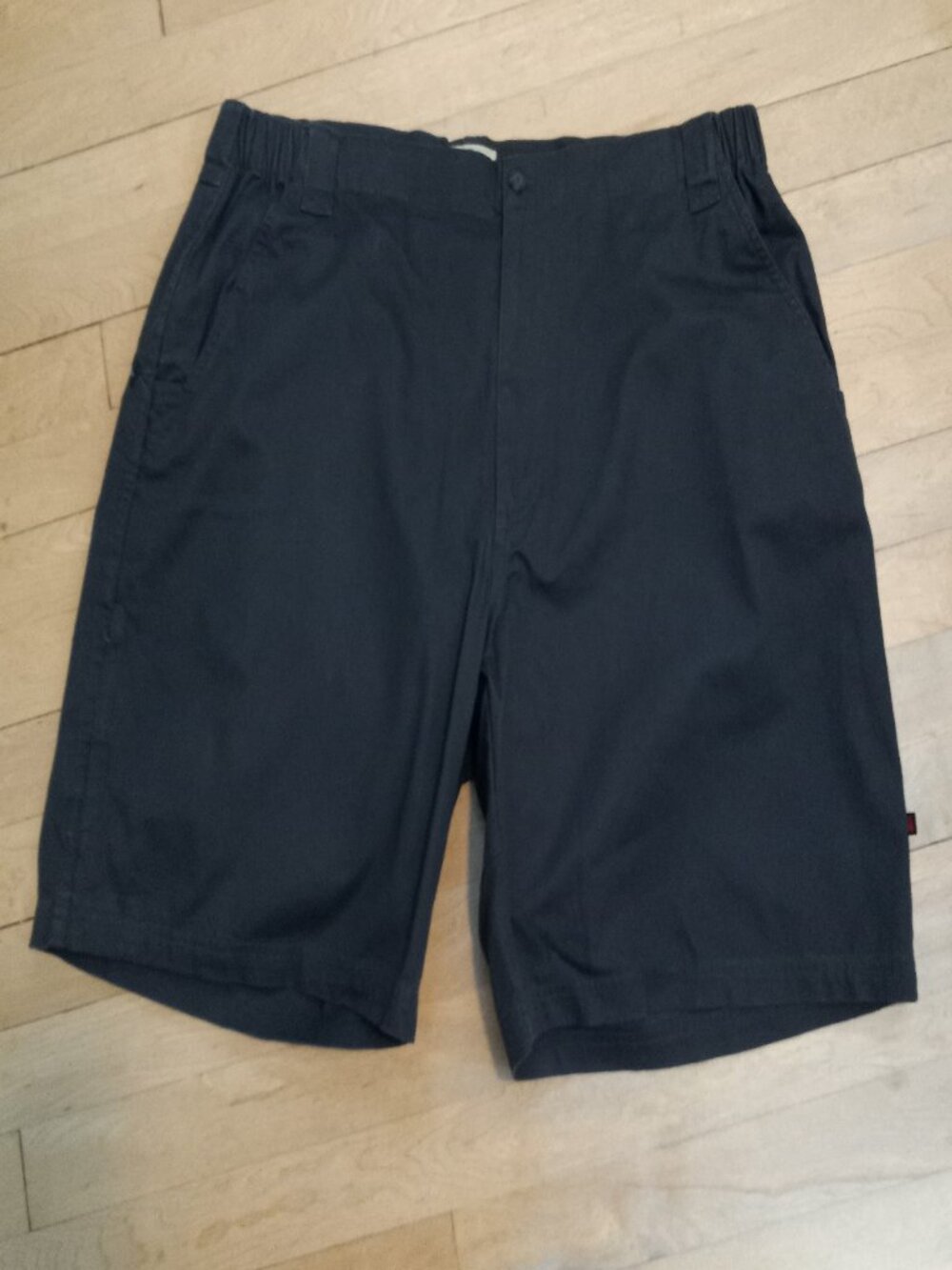 Men's Sturdy Woolrich Shorts, Short Pants Size 38, (Large) Charcoal Gray